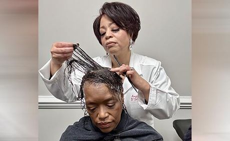 Entrepreneur Launches Free Hotline for Black Women Experiencing Hair Loss or Scalp Issues