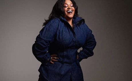 Inside Jill Scott’s New Beauty Era: Her Stylist Breaks Down The Glam Behind The To Whom This May Concern World Tour