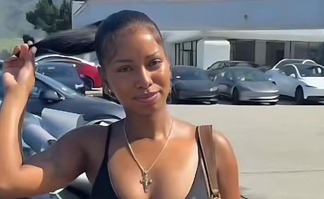 She Celebrated Her ‘Affordable’ $40,000 Tesla — The Fine Print Shows She’ll Pay $94,000! | VIDEO