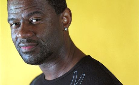 Brian McKnight sues radio station for calling him abusive dad