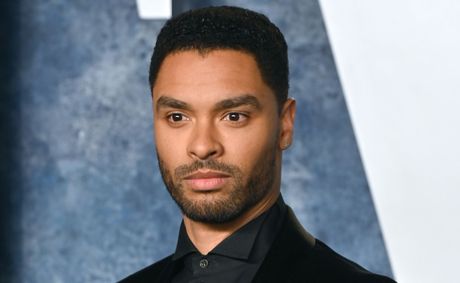 Rege-Jean Page defends the future of rom-coms