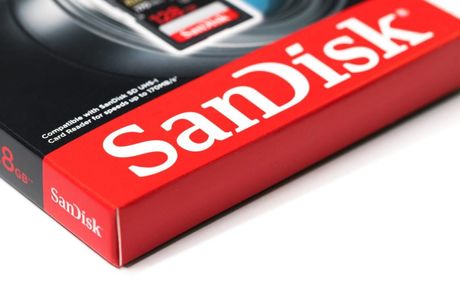Sandisk drops 6% as $1 billion Nanya bet splits investors