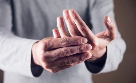Finger pain gets worse when you bend, here’s why