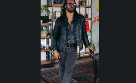 Chris Mitchell flips street music into global buzz