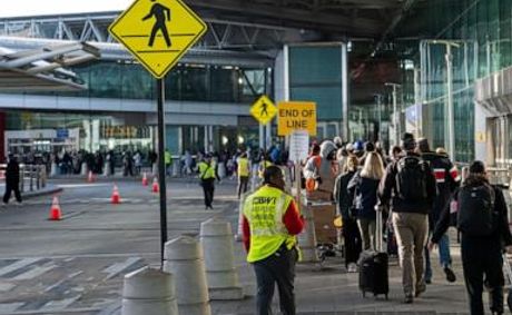 Sen. Van Hollen says Democrats are 'not holding up' DHS funding