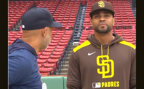 Xander Bogaerts makes his emotional return to Fenway Park