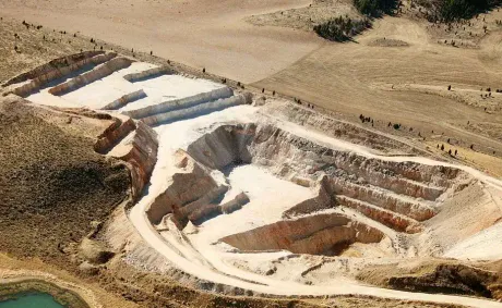 Tunisian Government Unveils Strategy to Boost Phosphate Production and Exports