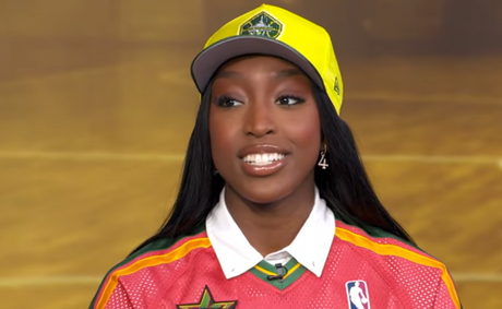 Flau’jae Johnson traded to Seattle Storm in draft shocker