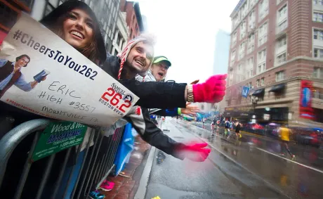 ‘Too Busy Gloating’: Runner Celebrates Too Early, Gets Beaten, But the Reaction of the Woman Holding the Finish Banner Goes Viral