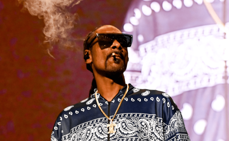 Snoop Dogg Postpones Long Beach Cannabis Shop Opening