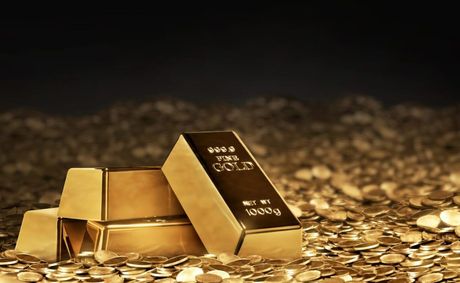 Gold soars to a record high as national debt tops $40T