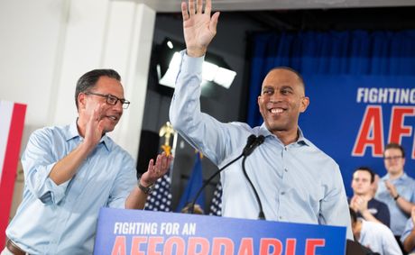 Rep. Hakeem Jeffries meets with Jared Kushner while House control at stake