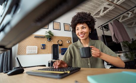 How young people turn a laptop into steady monthly income