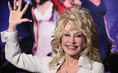 Dolly Parton Dies at 80 as Final Health Details Emerge