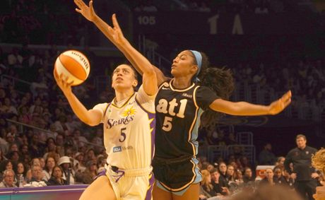 Sparks Battle on Defense in Loss to Dream