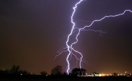 Severe thunderstorm watch issued for three states tonight