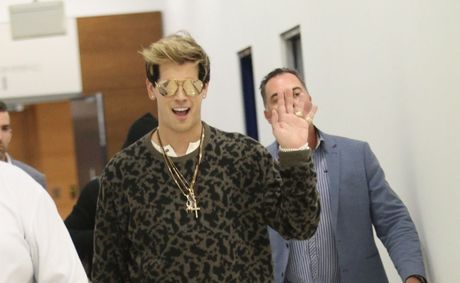 Milo Yiannopoulos’ Alleged Racist Texts Surface As ICE Enforces Policy He Demanded