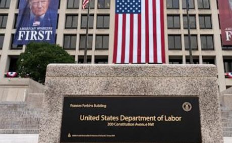 US unemployment claims dip to 206,000 as layoffs continue to remain rare