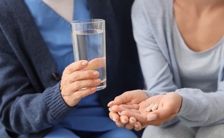 6 signs your aging parent needs serious help right now