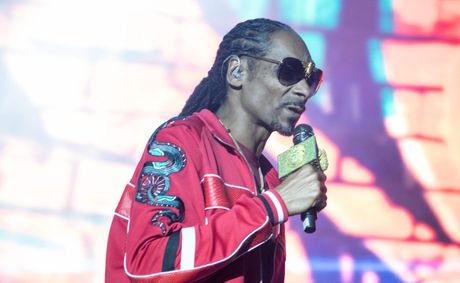 Snoop Dogg to host VMAs as Madonna leads nominations