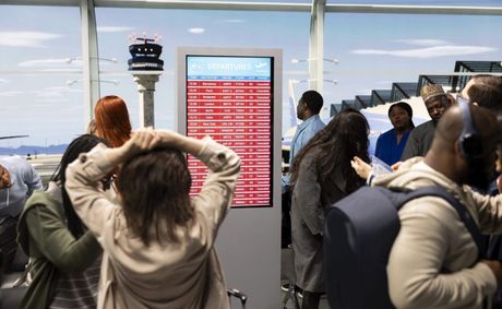 Chicago grinds to a halt as storms trigger travel chaos