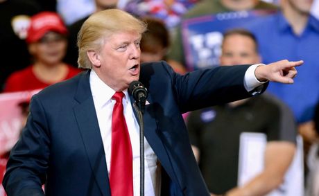 Major TV Networks Unite To Fight Back Against Trump’s White House Press Ban