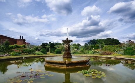 Walking in the Footsteps of Elizabeth I
