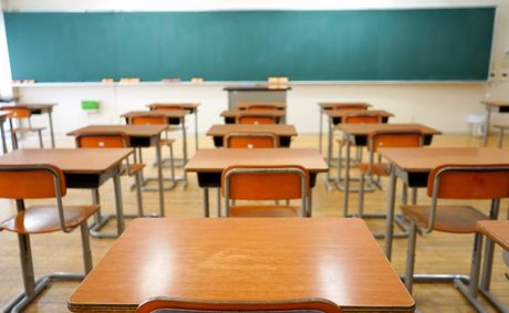 Student dies in fall at Highland Park high school