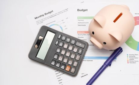 More Than 1 In 3 Americans Earning $300K Live Paycheck To Paycheck