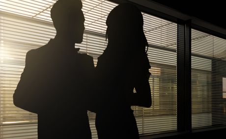 These 7 signs mean she’s secretly waiting for your move