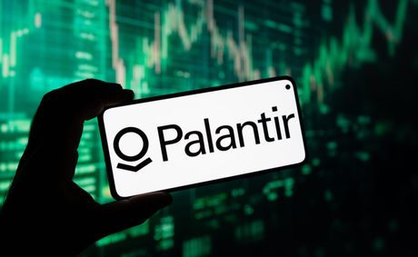 Palantir defies a market dip with a 3% Goldman-fueled jump