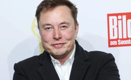Elon Musk praises the rival he loves to mock