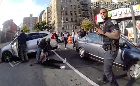 ICE agent shoots New Yorker, drawing rebuke from Mamdani and Hochul