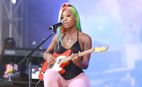 Summer Walker’s $50 million record deal war