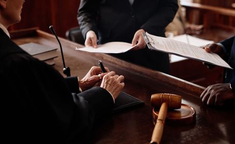 How “Empty Chair” Defense Tactics Work in Illinois Injury Trials