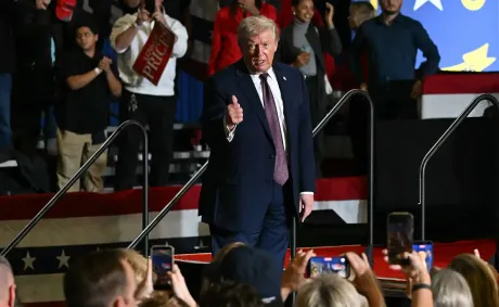 Trump Brags About Fans Lining Up to Adore Him, Then Posts a Clip Without Noticing One Little Problem at the End
