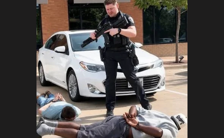Dez Bryant: Cop aimed gun at me in front of my daughters