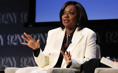 Viola Davis Just Opened Up About Her Shingles Diagnosis. We Asked a Doctor What You Need to Know About the Condition