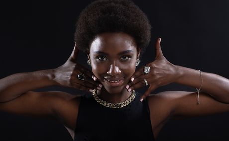 Want a snatched jawline without fillers? 5 Face exercises to rty