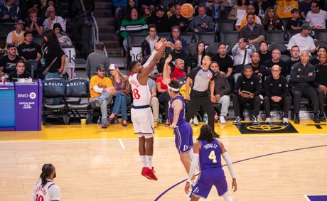 Reaves, Kessler Lead Lakers in 125-117 Victory over Clippers