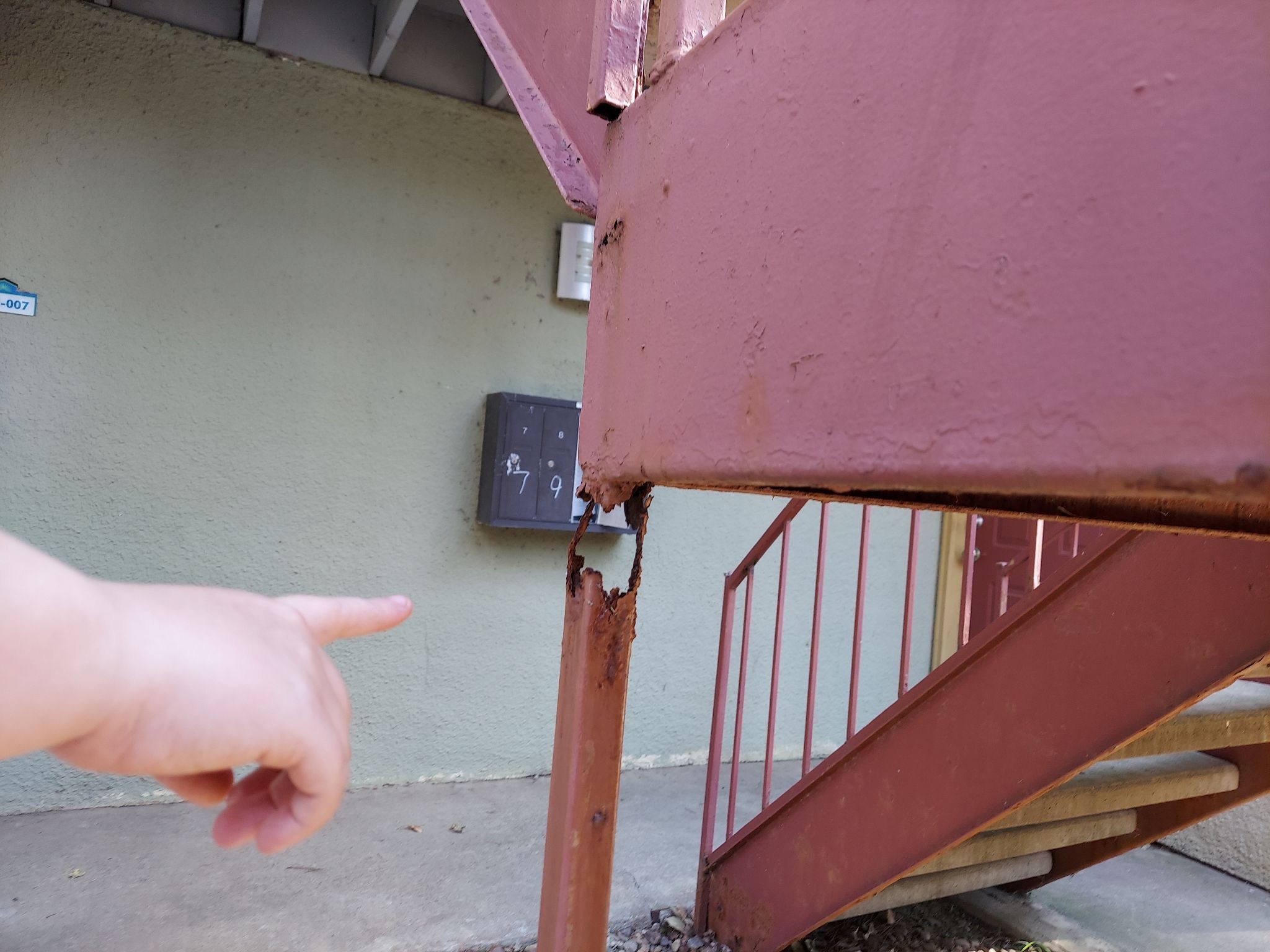 Tenants scramble for resources after being forced to move due to unsafe ...