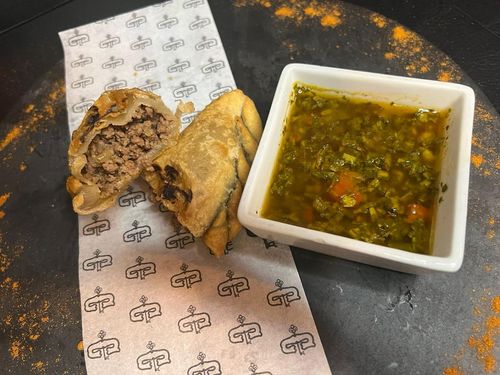 EMPANADA DE CARNE.jpg