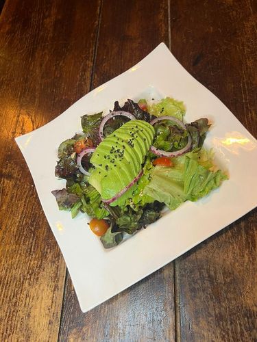 ENSALADA MIXRA CON AGUACATE.jpg