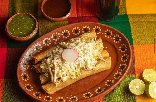 Flautas de pollo.jpg