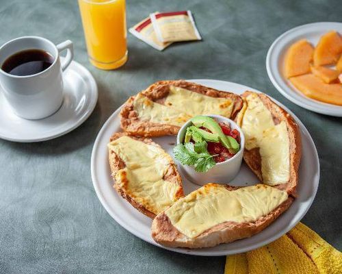 Molletes.jpeg