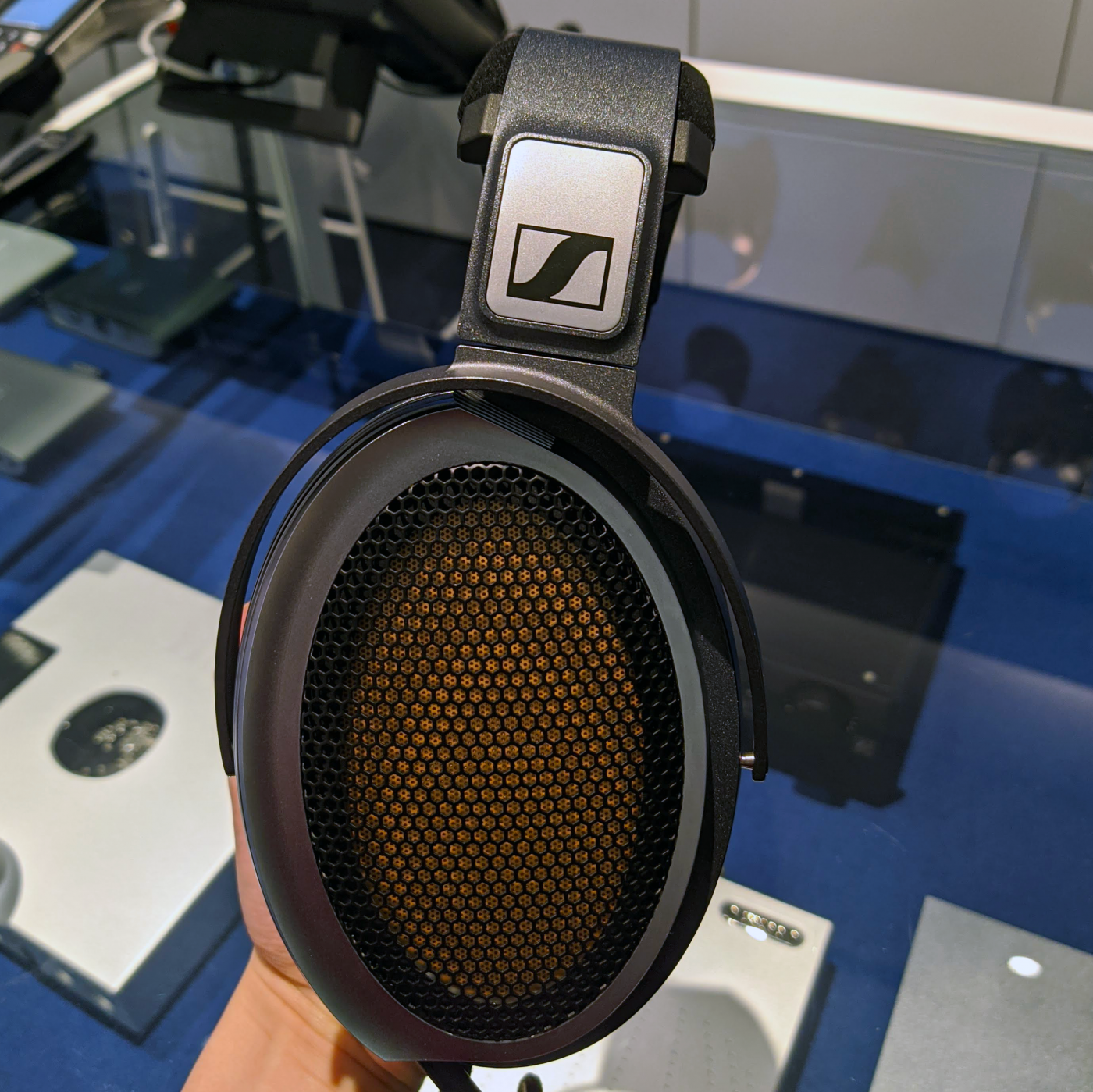 Sennheiser HE-1 Review headphones.com