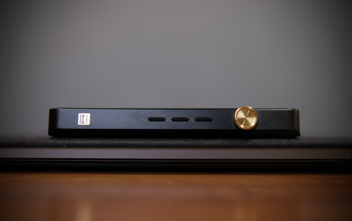 iBasso DX300 Review - It's a brick, but it sounds so good 