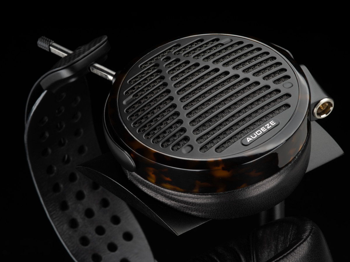 Audeze LCD-5 side profile