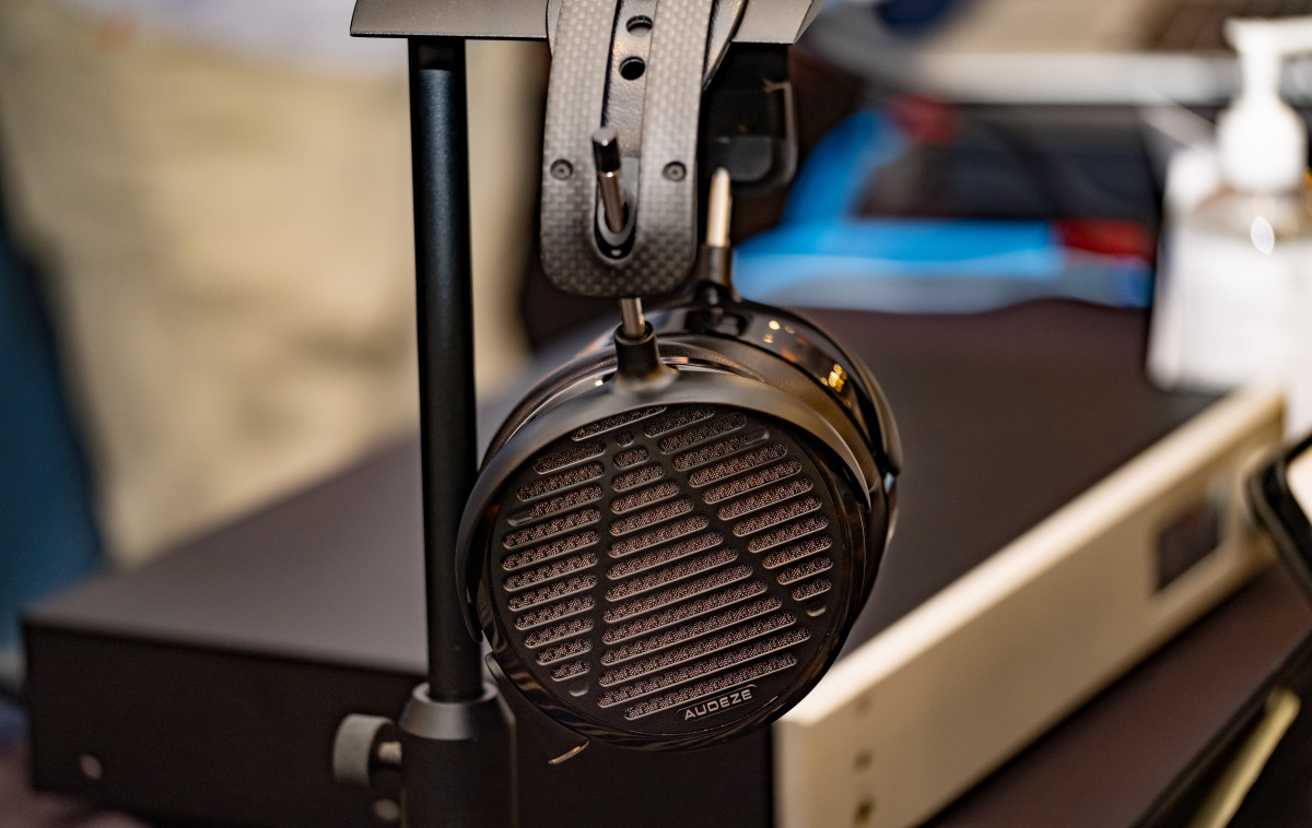 Audeze LCD-5 | Headphones.com