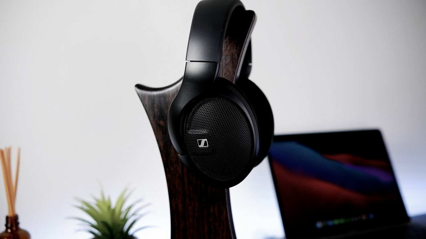 HD 560S